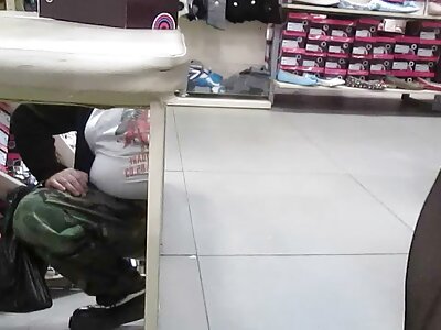 Blond tog sperm i anus fra en bezmaksas erotiskie video sort mand.