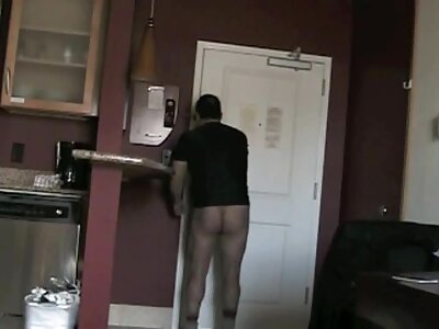 Følsom erotiski video cutie kneppet i behåret fisse.