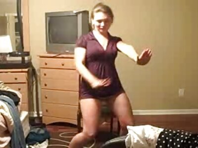 Groft sex på en liggestol med en fantastisk erotiski video blond tæve.